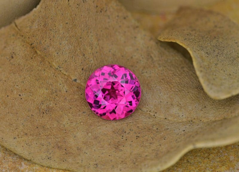 No.1 Gemstone Dealers in Sri Lanka from Colombo and Galle